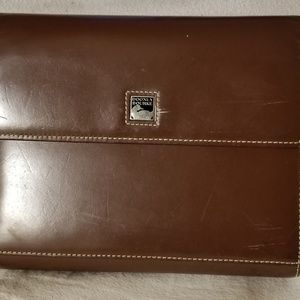 Dooney and Bourke leather brown wallet agenda